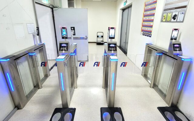 FII（鴻佰科技）— 人臉辨識通關機