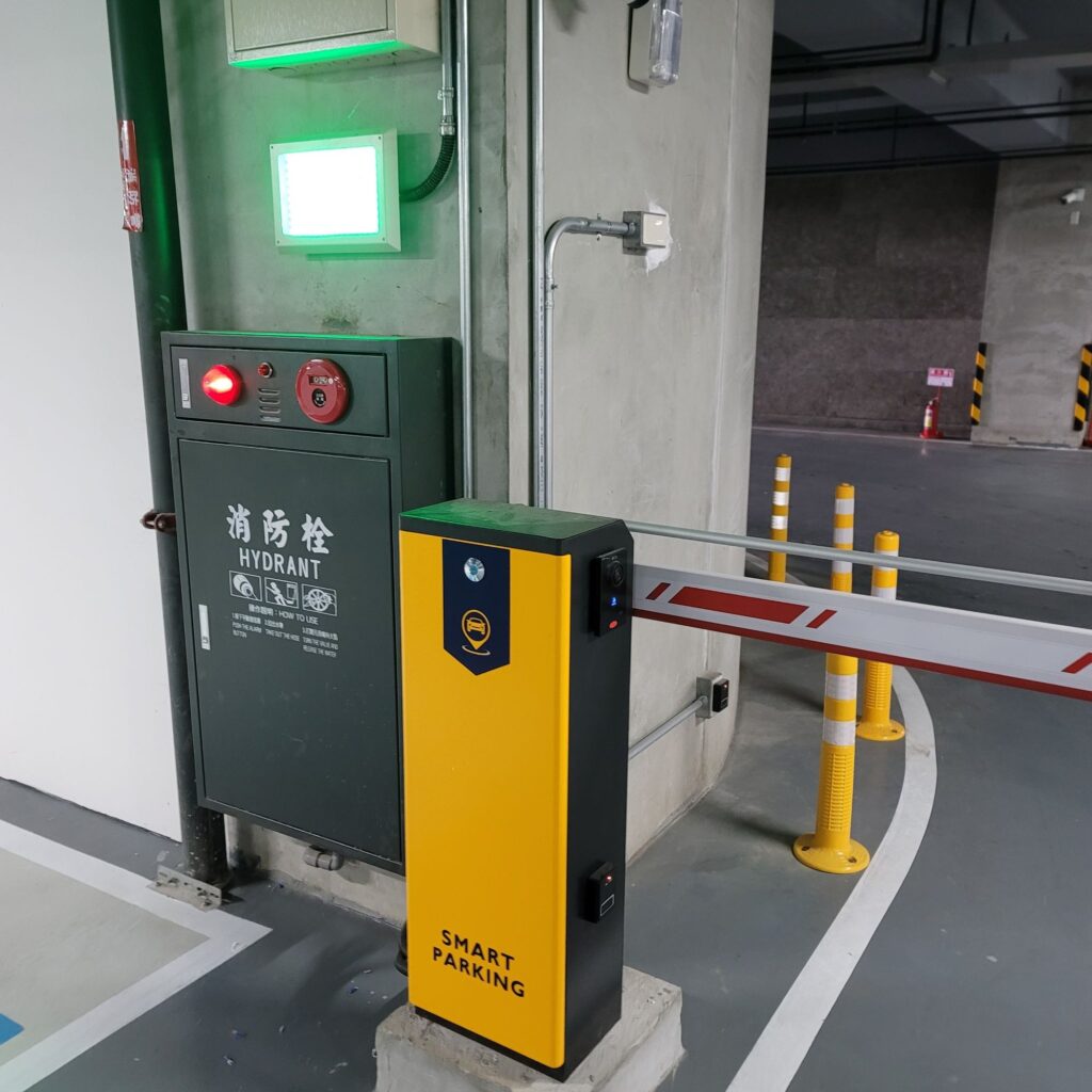 Tyson Bioresearch 道閘機細部